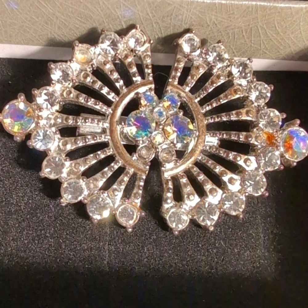 Vintage Blue Rhinestone Silver Tone fower Pin Brooch